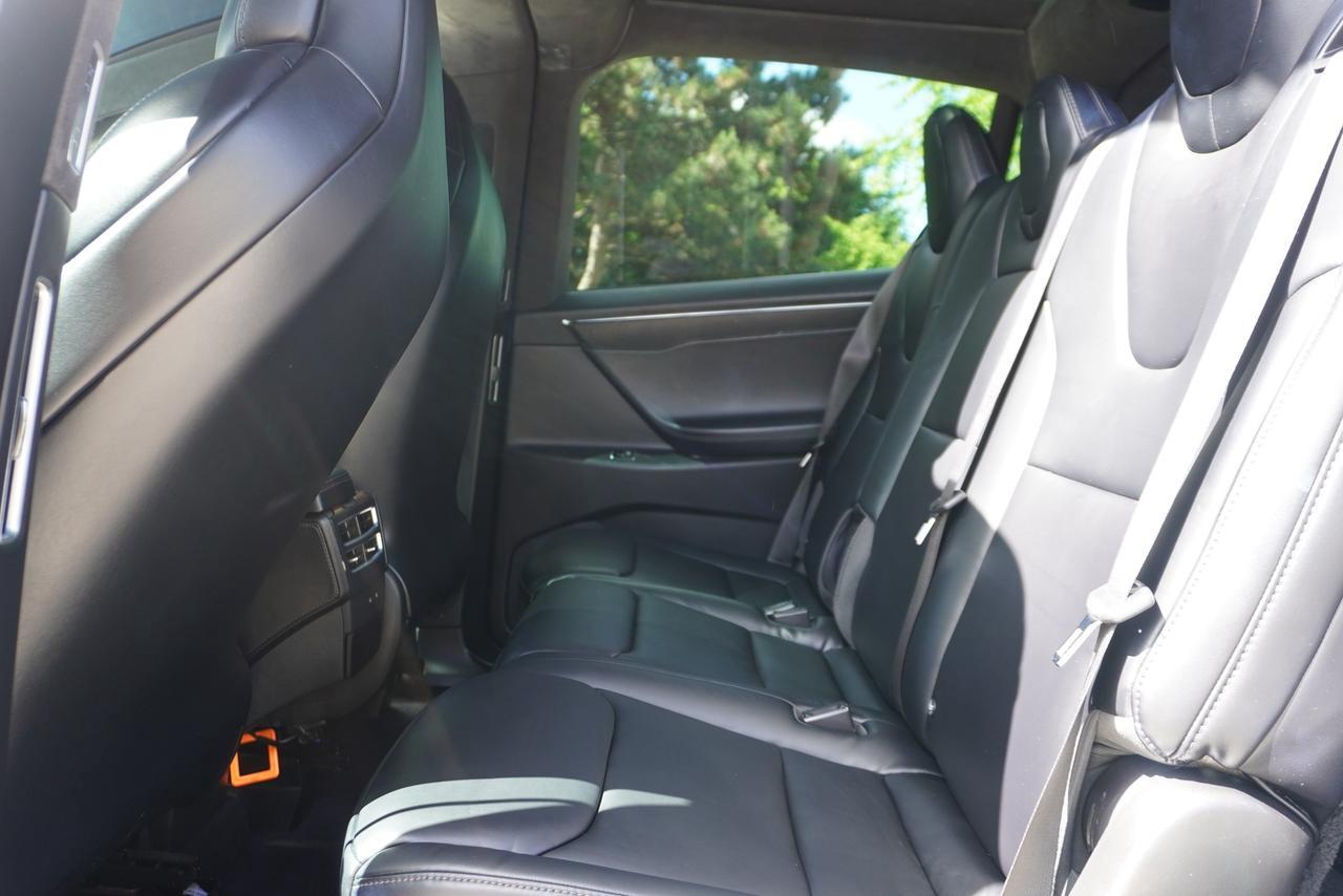 2017 Tesla Model X 7 PASSENGER!! / 75D / 1 OWNER! / NO ACCIDENTS!! Photo