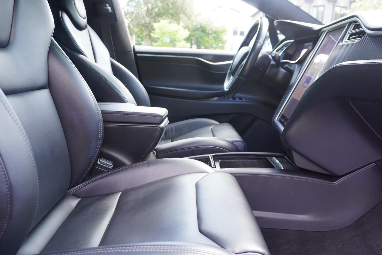 2017 Tesla Model X 7 PASSENGER!! / 75D / 1 OWNER! / NO ACCIDENTS!! Photo