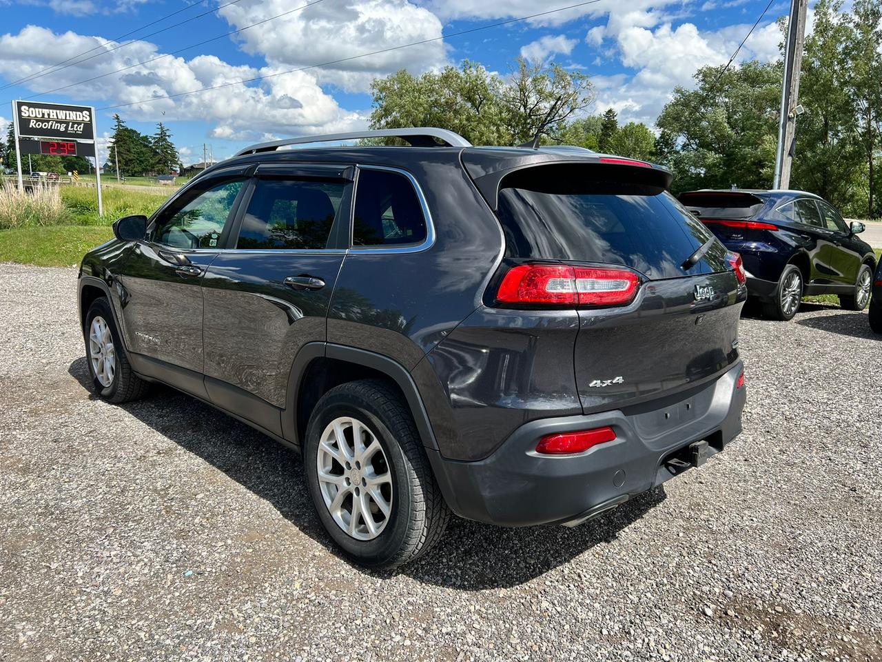 2017 Jeep Cherokee 4WD 4dr North CERTIFIED Photo2