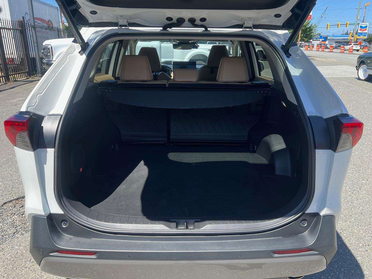 2023 Toyota RAV4 Hybrid Limited AWD Photo