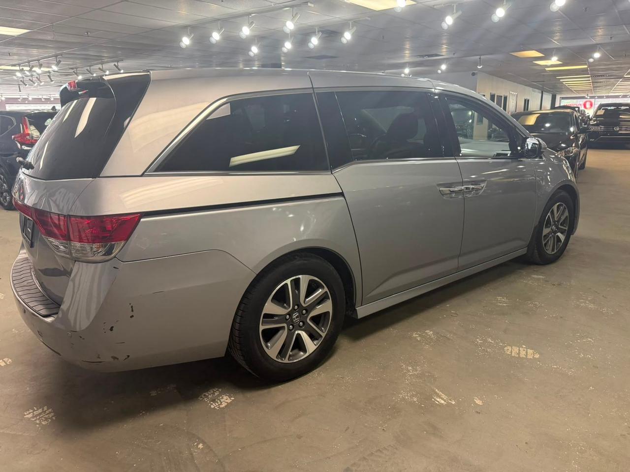 2016 Honda Odyssey 4dr Wgn Touring Photo