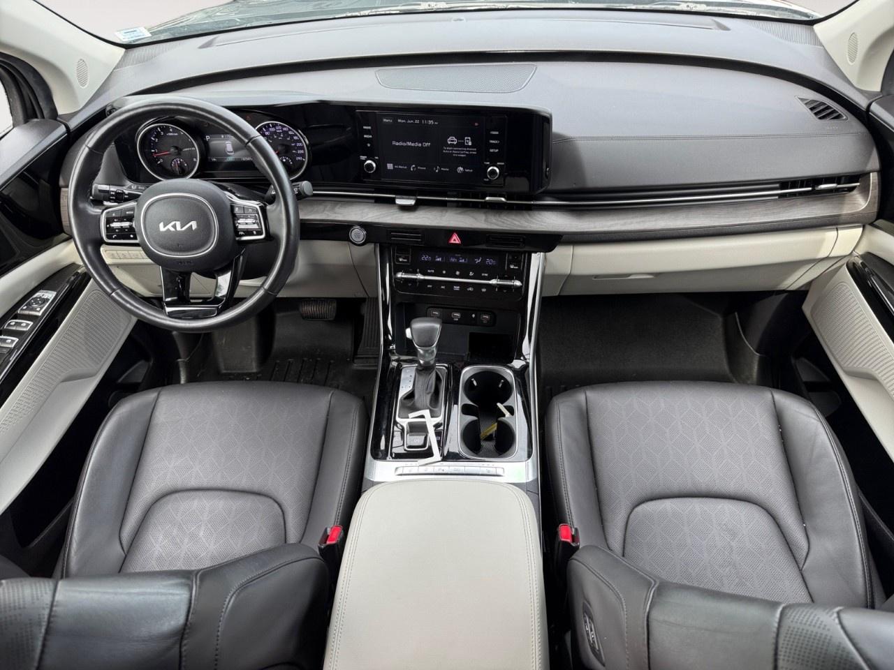 2024 Kia Carnival EX FWD Photo