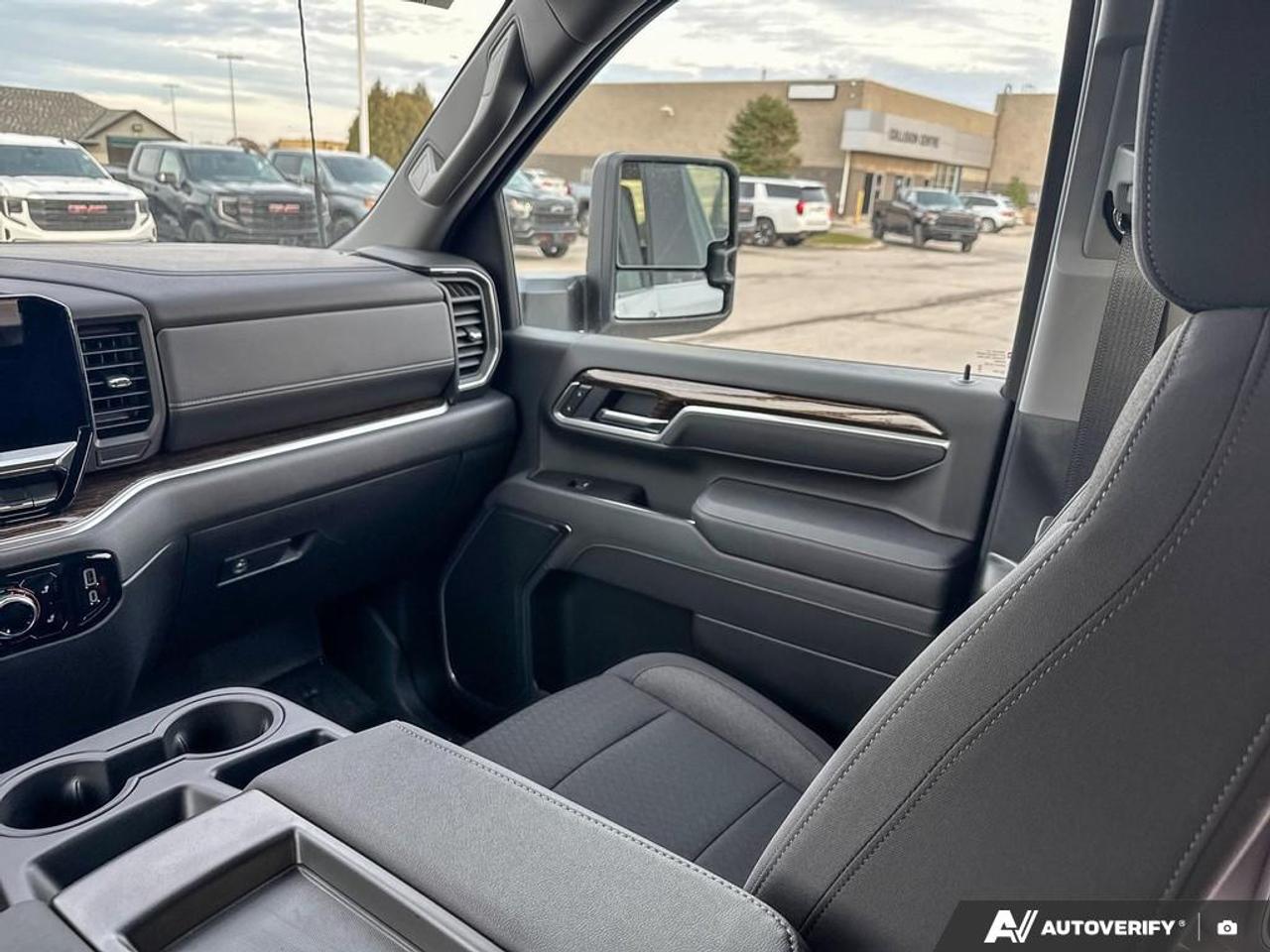 2026 GMC Sierra 2500 HD SLE REMOTE START PKG | TRAILERING MIRRORS DURAMAX | 6.6L V8 TURBO DIESEL | ALLISON 10-SPD TRANS | GMC MULTIPRO TAILGATE  GOOSENECK/5TH WHEEL PREP PKG Photo