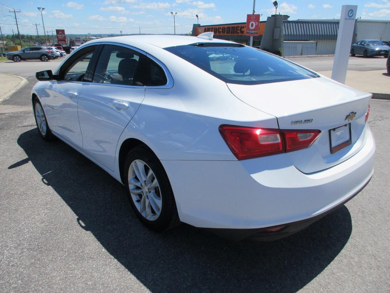2017 Chevrolet Malibu 1LT Photo