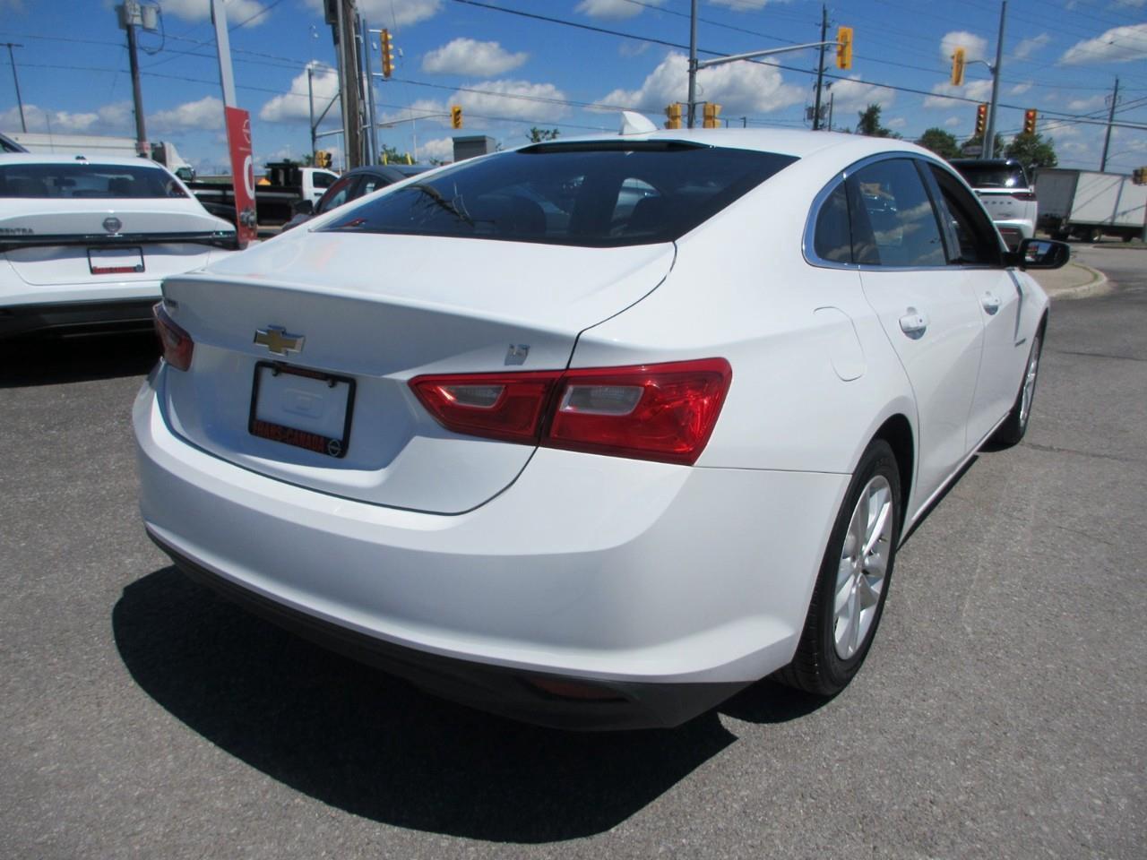 2017 Chevrolet Malibu 1LT Photo