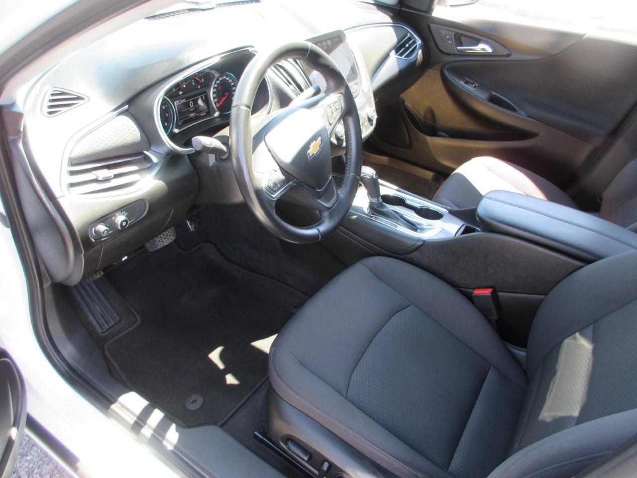 2017 Chevrolet Malibu 1LT Photo