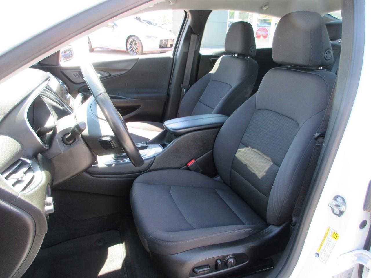 2017 Chevrolet Malibu 1LT Photo