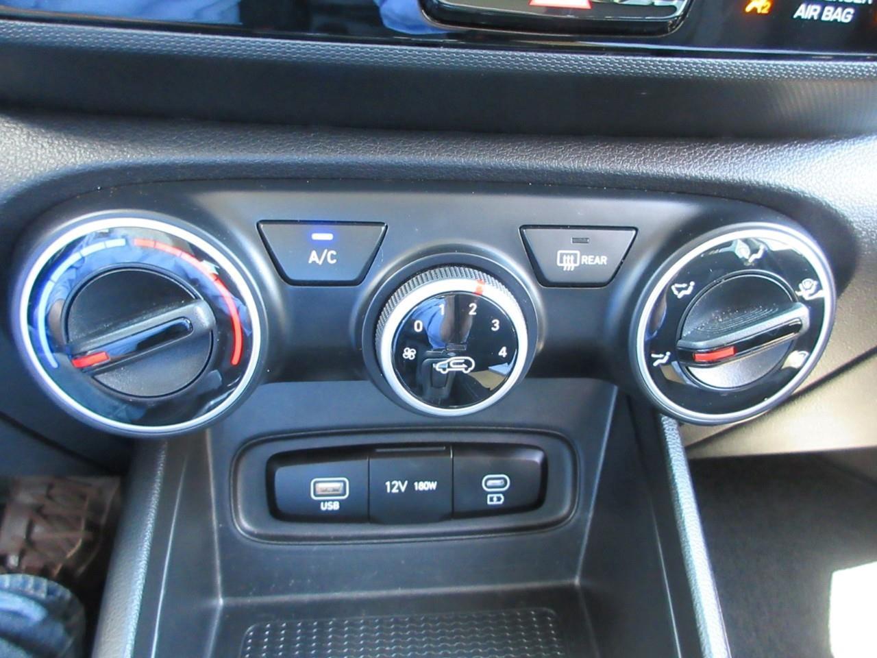 2023 Hyundai Venue PREFERRED Photo