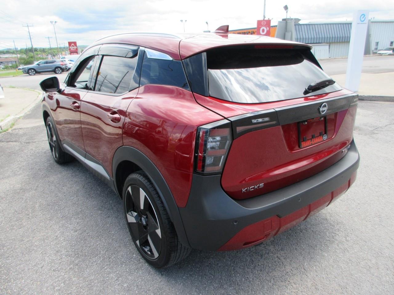 2025 Nissan Kicks SR Photo2