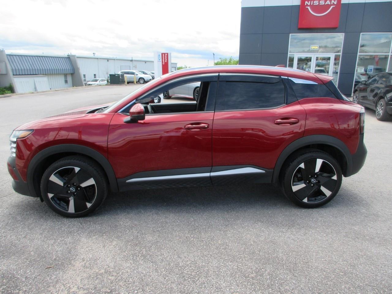 2025 Nissan Kicks SR Photo