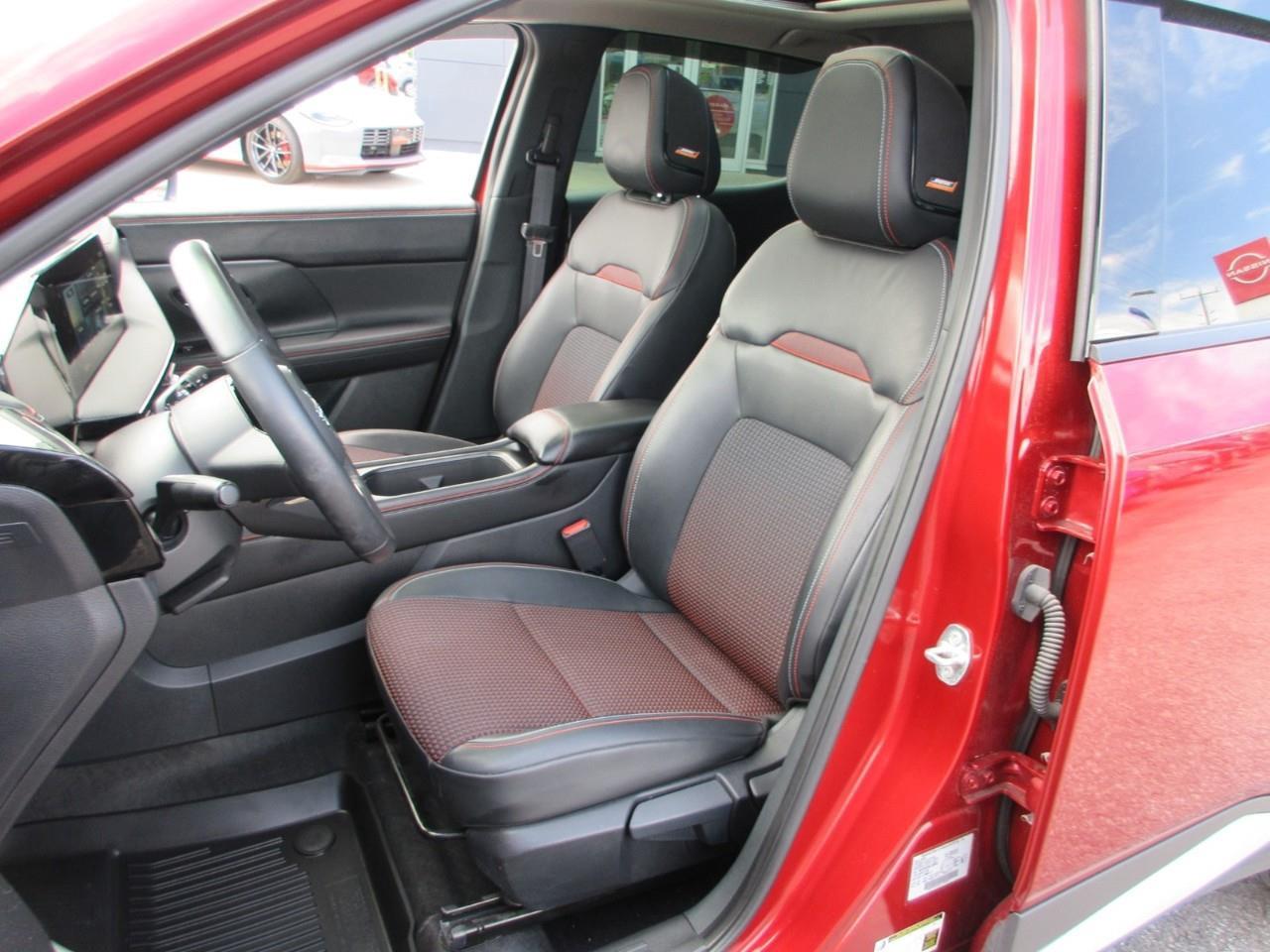 2025 Nissan Kicks SR Photo