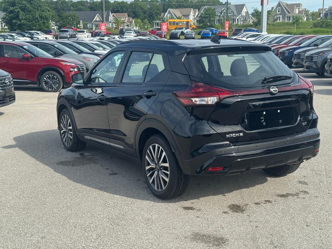 2024 Nissan Kicks SR FWD Photo