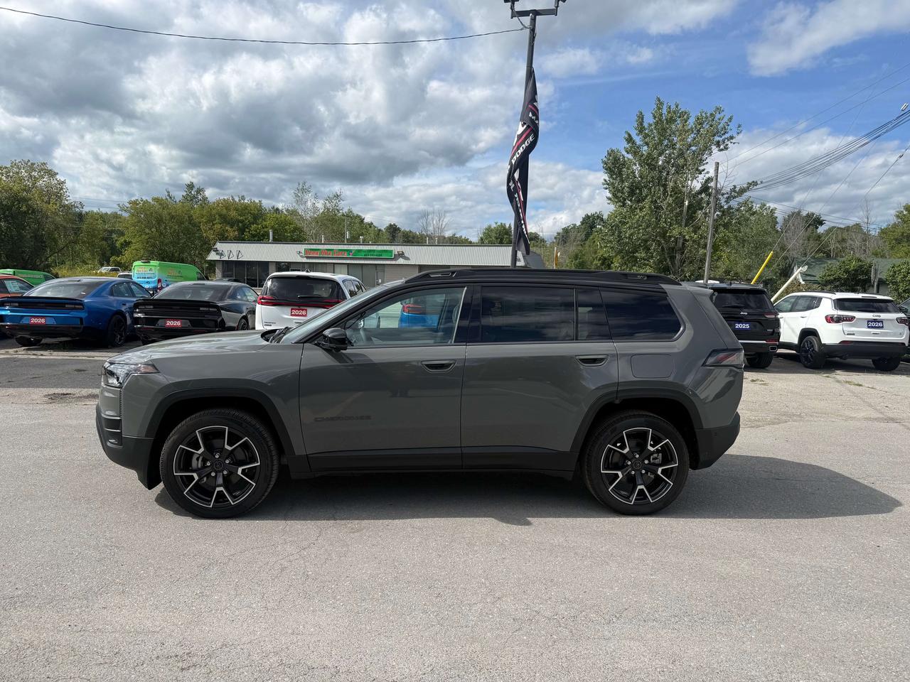2026 Jeep Cherokee Overland 4x4 Photo5