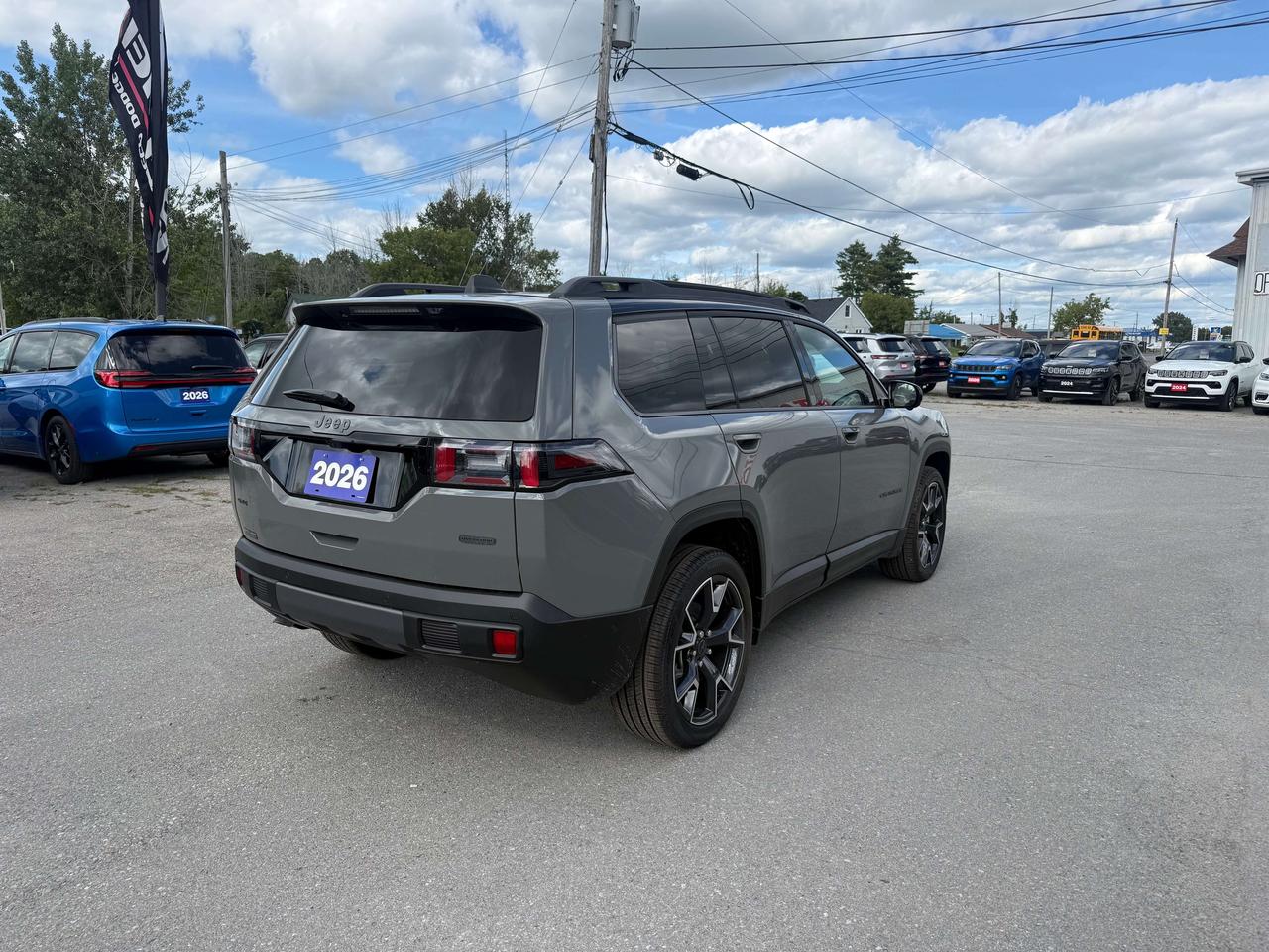 2026 Jeep Cherokee Overland 4x4 Photo4