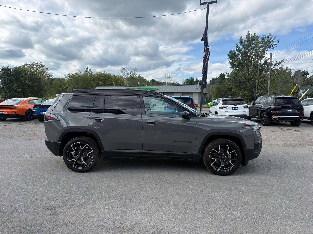 2026 Jeep Cherokee Overland 4x4 Photo