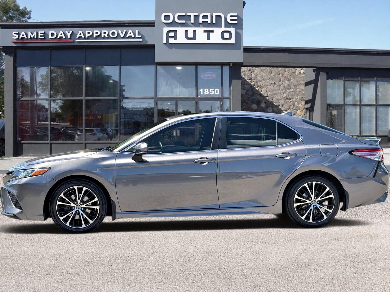 2018 Toyota Camry SE Auto Photo