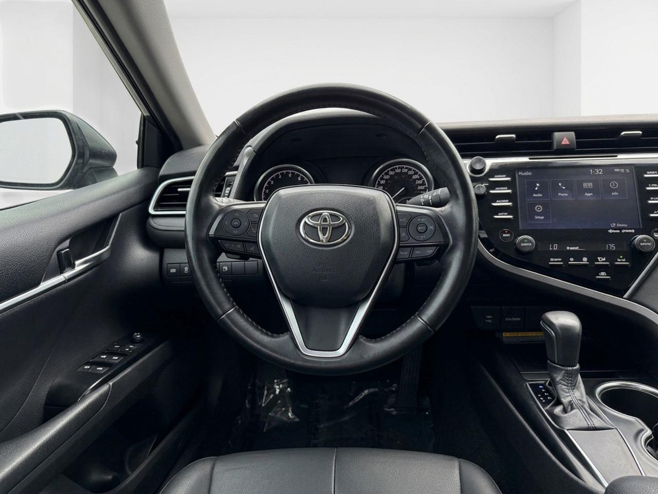 2018 Toyota Camry SE Auto Photo
