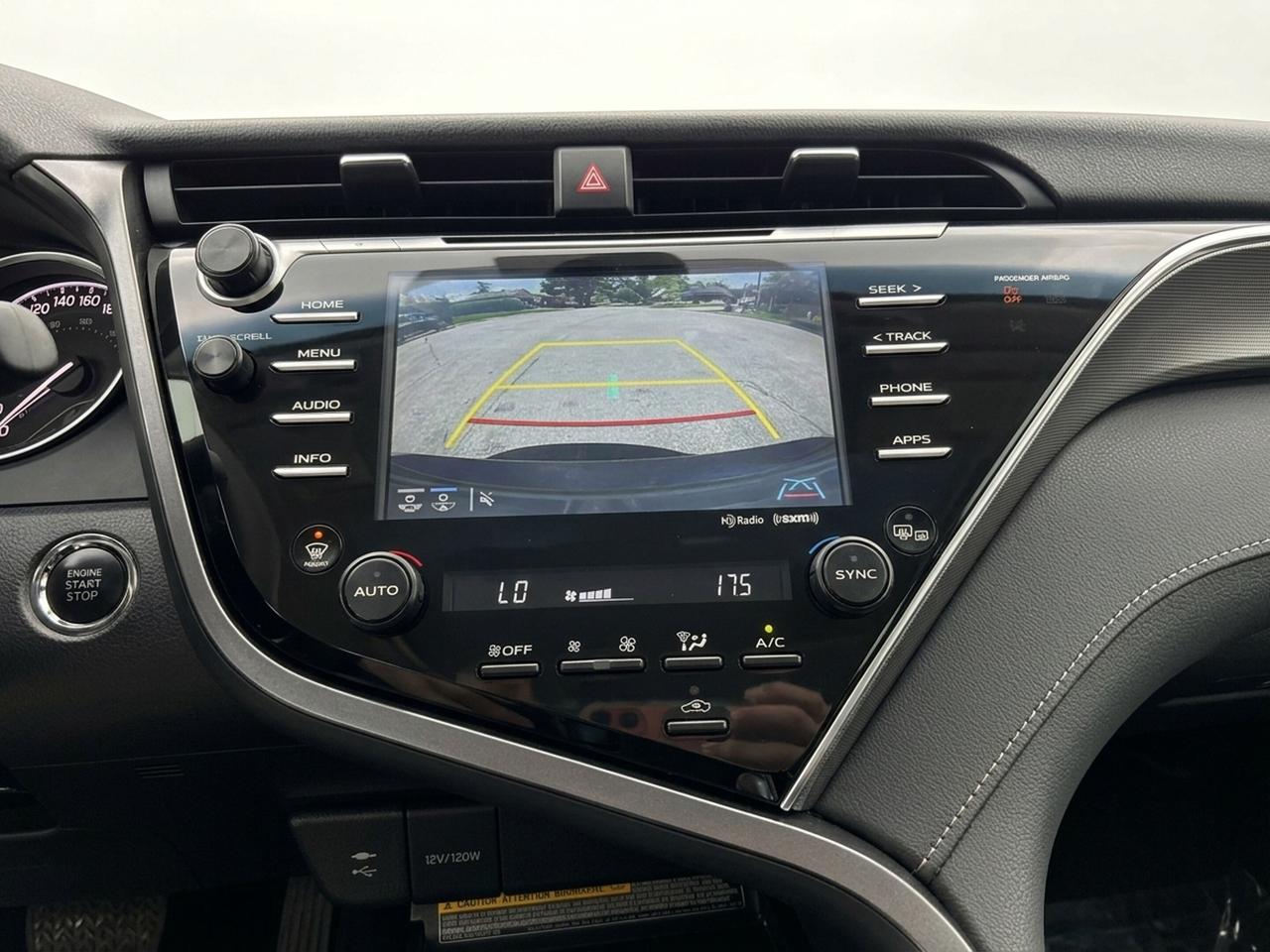 2018 Toyota Camry SE Auto Photo