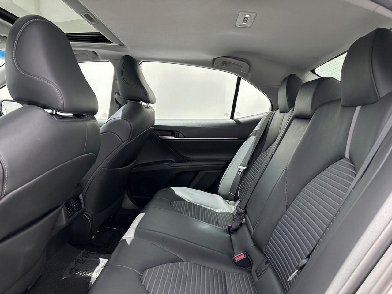 2018 Toyota Camry SE Auto Photo