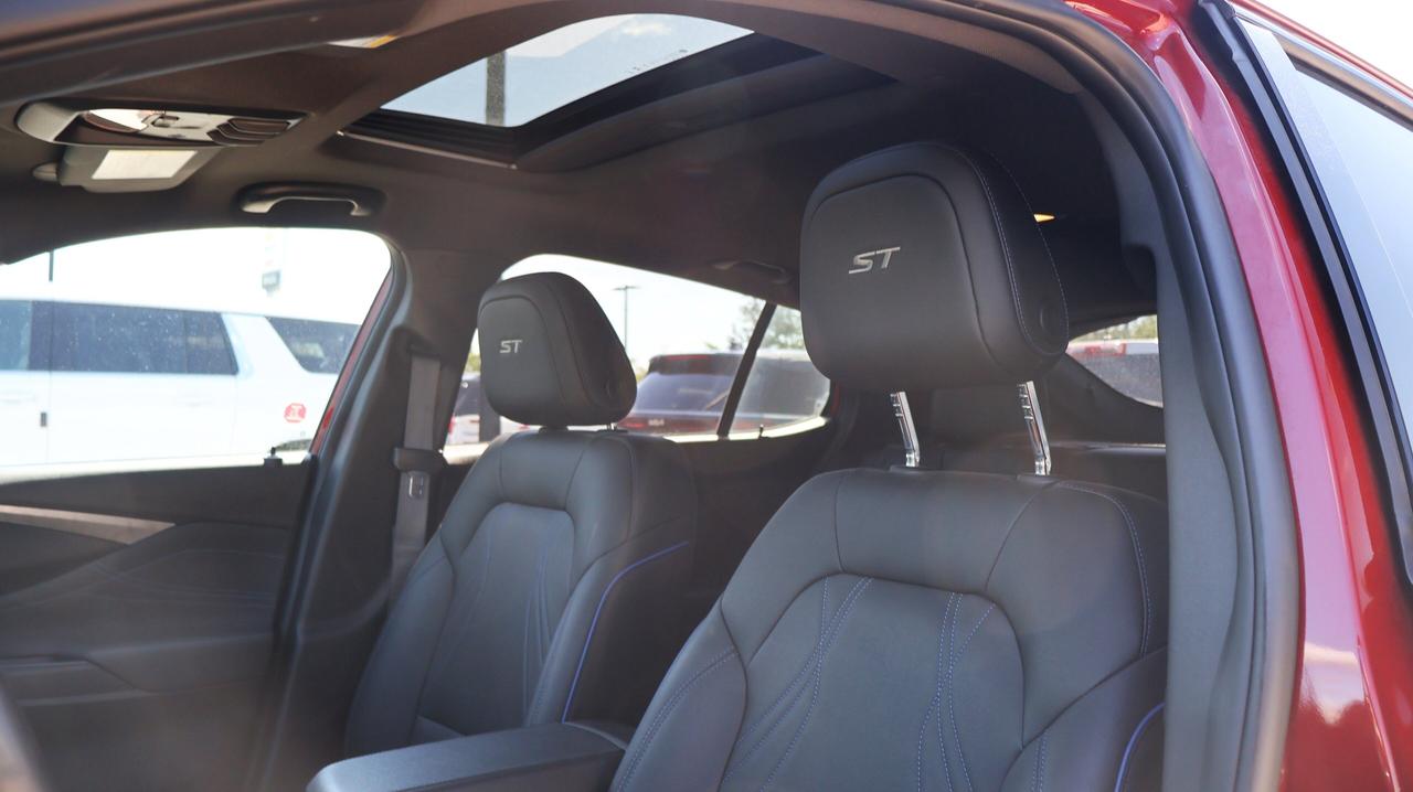 2024 Buick Envista Sport Touring | Adaptive Cruise Control | Heated F Photo