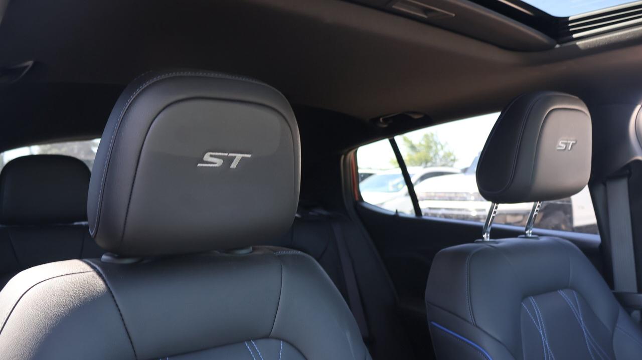 2024 Buick Envista Sport Touring | Adaptive Cruise Control | Heated F Photo
