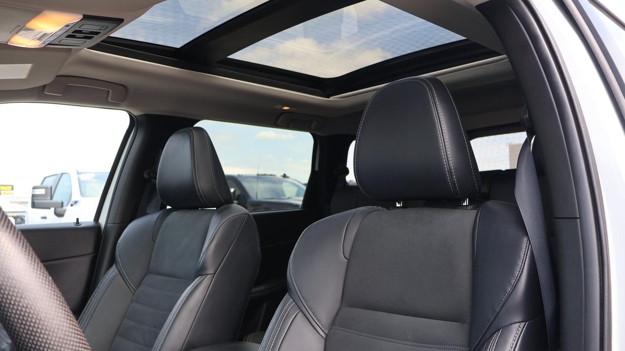 2022 Mitsubishi Outlander | Four-Wheel Drive | Panoramic Sunroof Photo