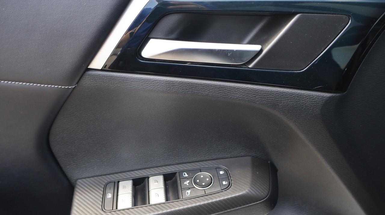2022 Mitsubishi Outlander | Four-Wheel Drive | Panoramic Sunroof Photo