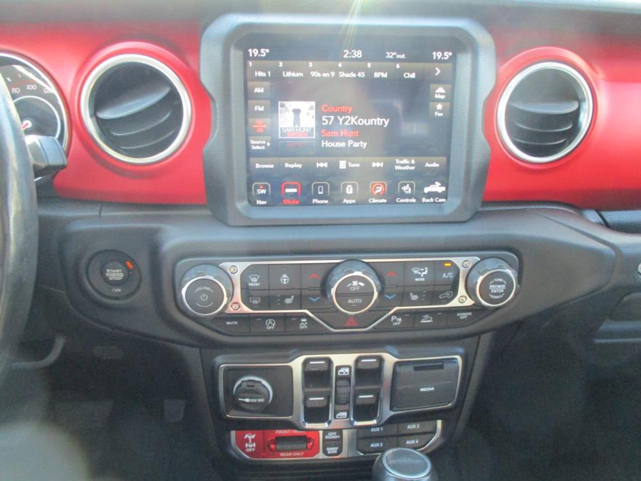 2020 Jeep Gladiator Rubicon 4x4 - Photo #19