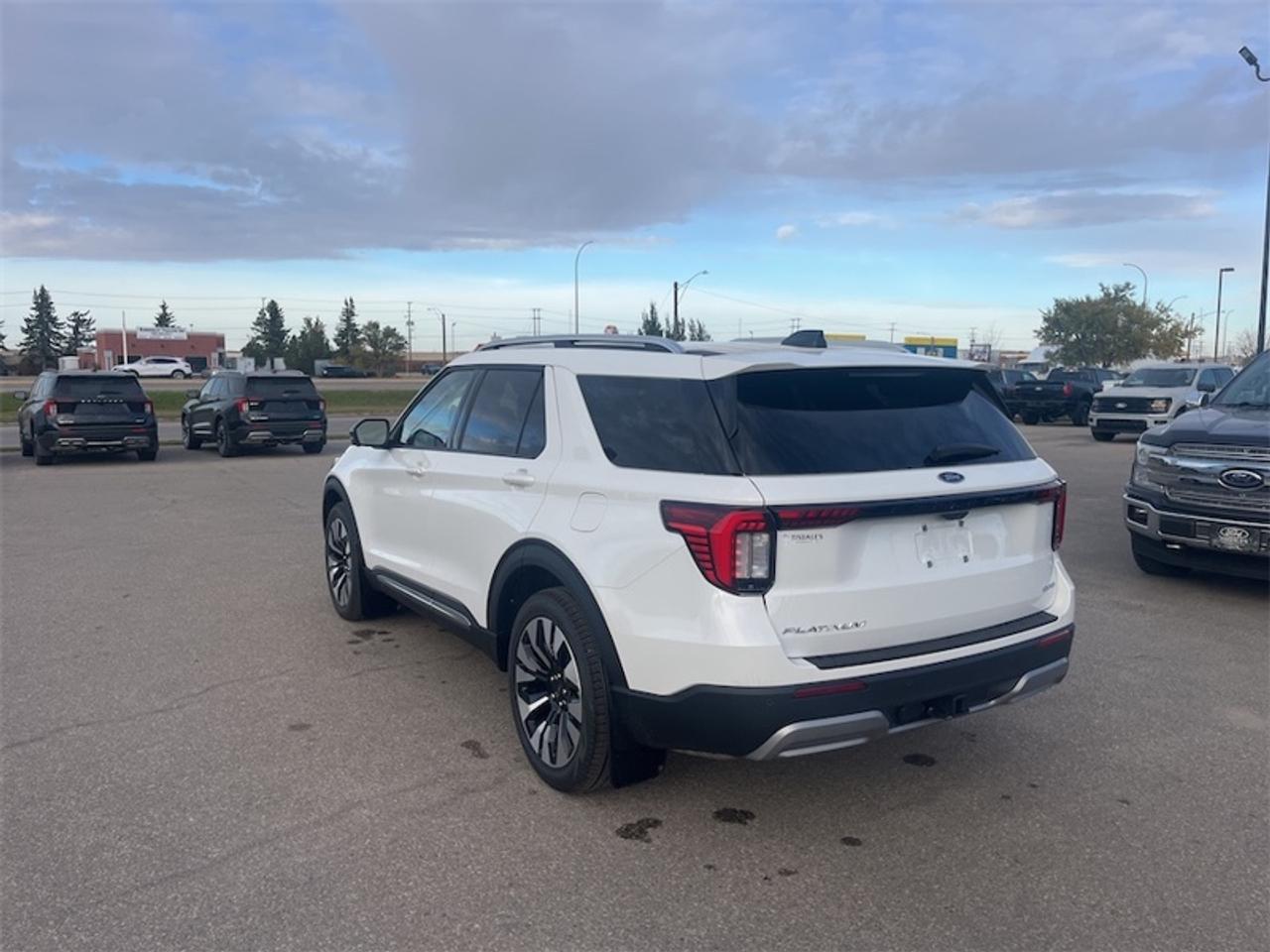 2026 Ford Explorer Platinum  - Leather Package Photo5