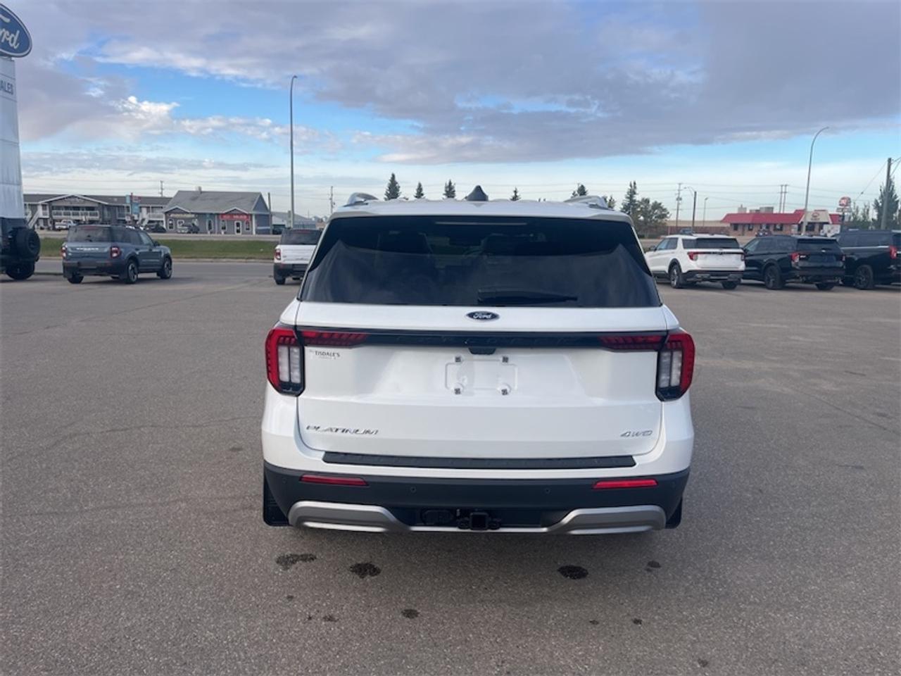 2026 Ford Explorer Platinum  - Leather Package Photo5