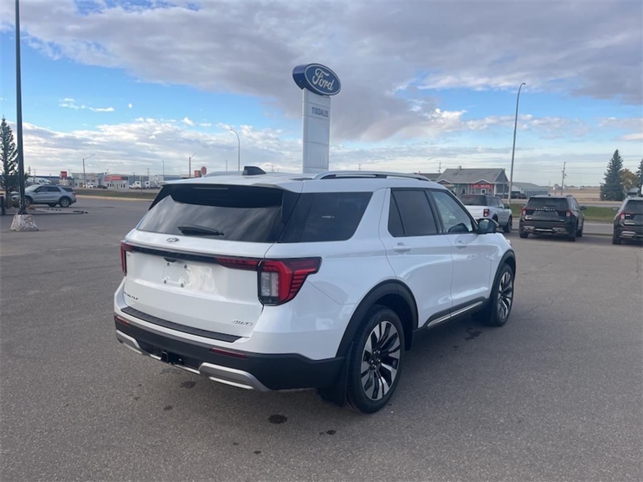 2026 Ford Explorer Platinum  - Leather Package Photo5