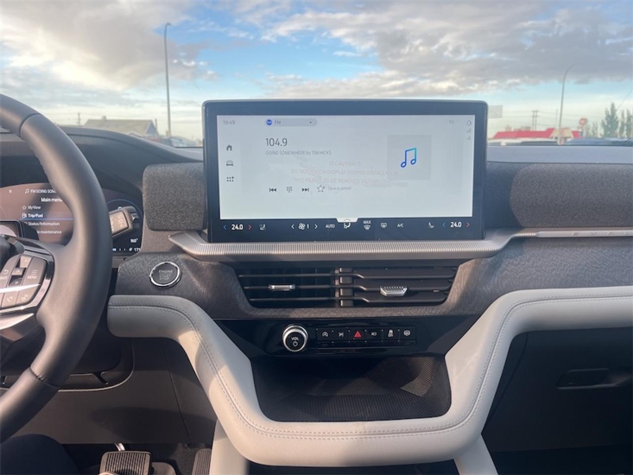 2026 Ford Explorer Platinum  - Leather Package Photo5