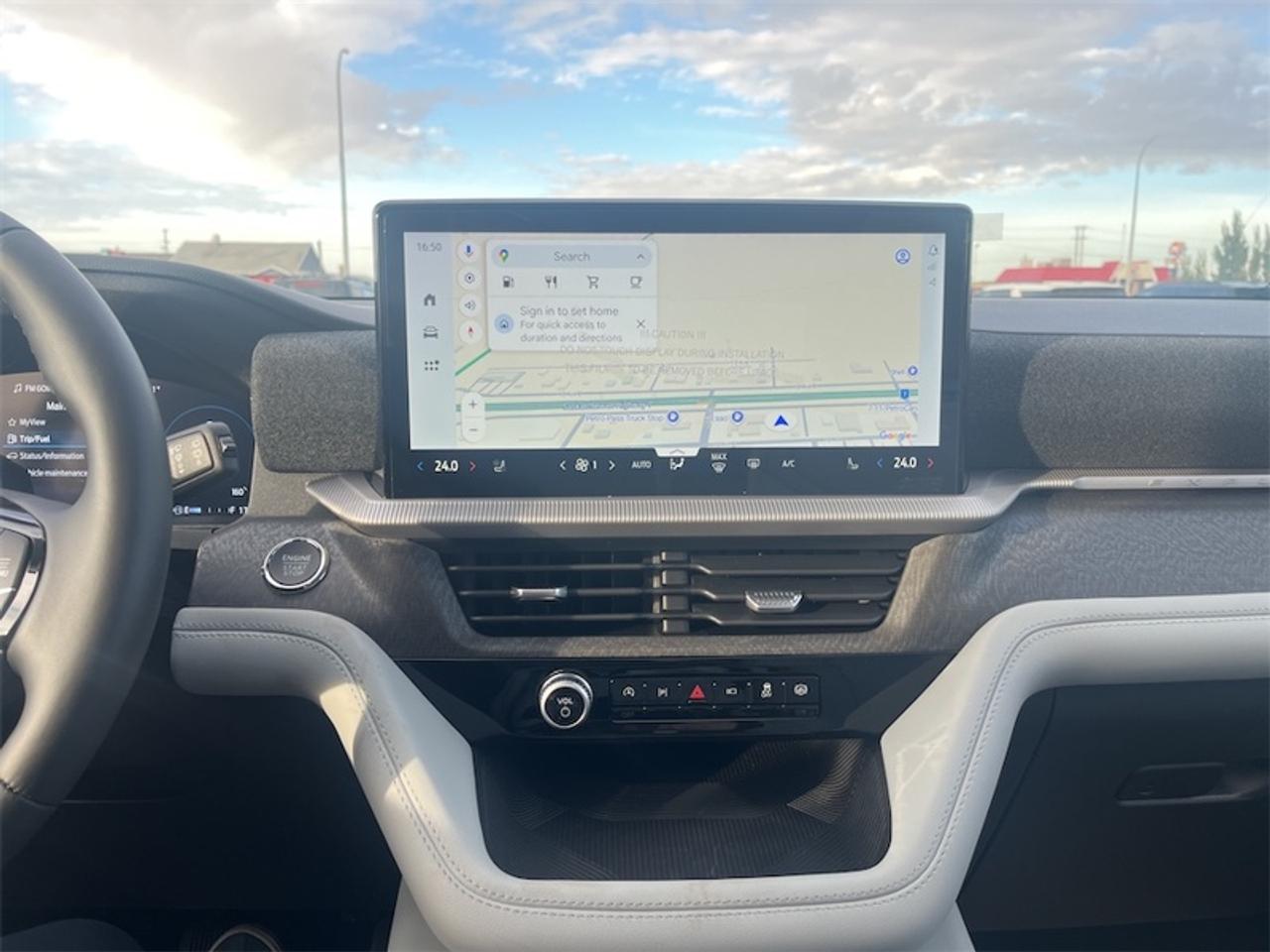 2026 Ford Explorer Platinum  - Leather Package Photo5