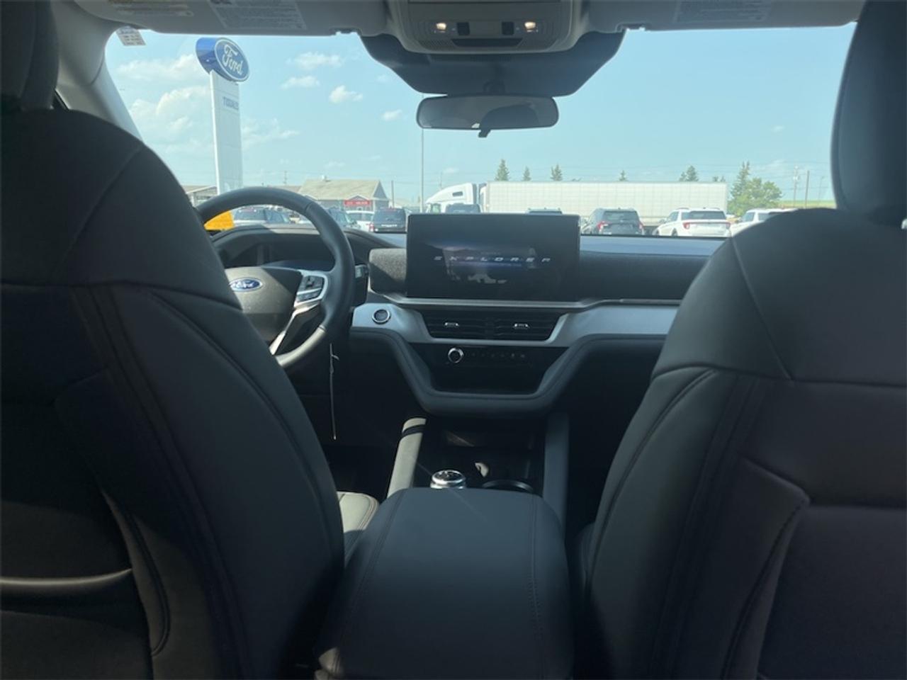 2026 Ford Explorer Active Photo5