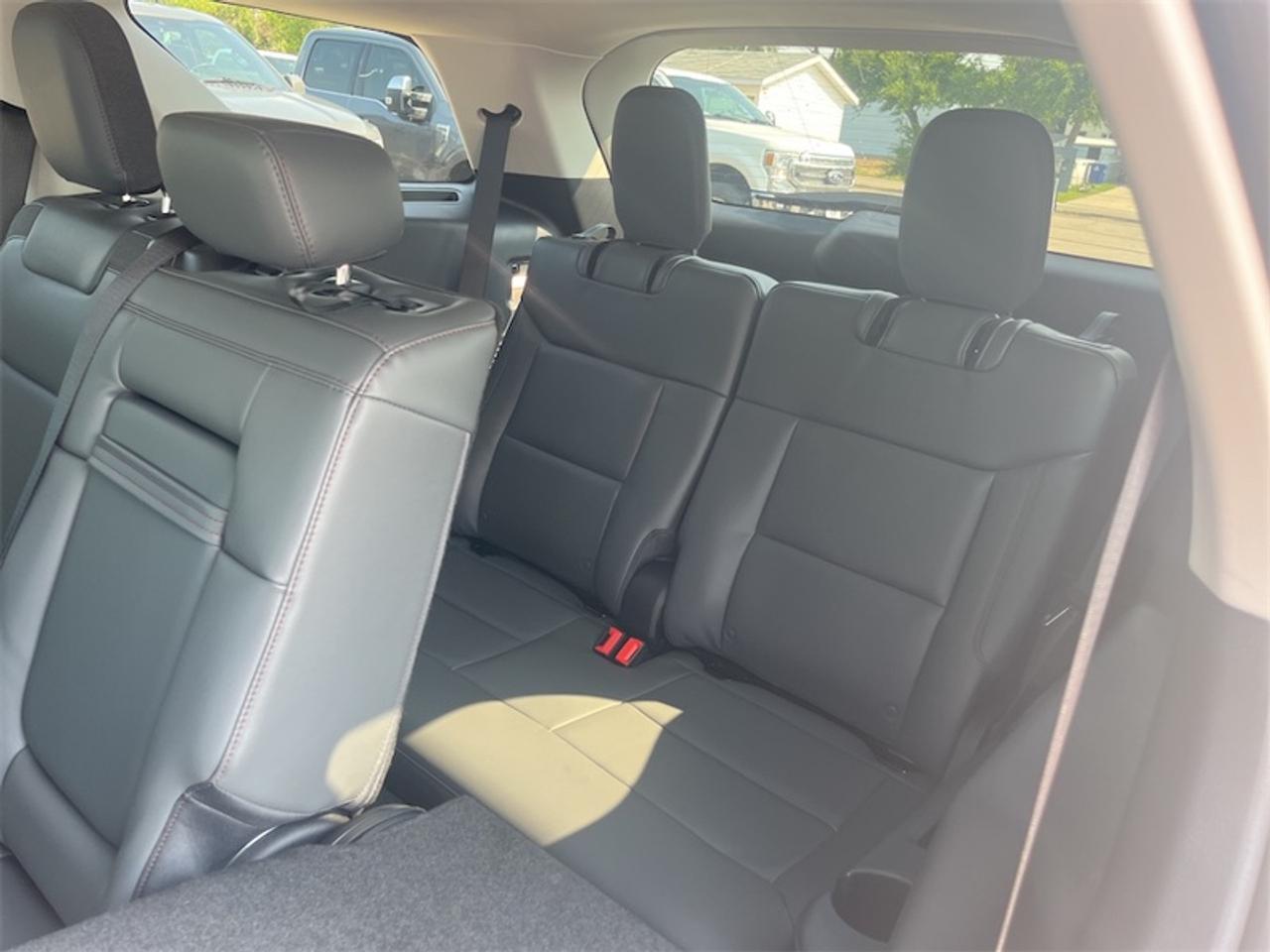 2026 Ford Explorer Active Photo5