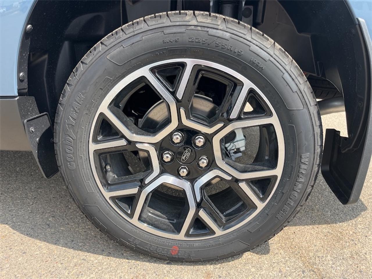 2026 Ford Maverick Lariat  - Tow Package Photo5