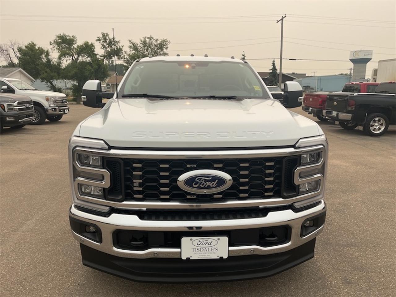 2026 Ford F-350 Super Duty Lariat Photo