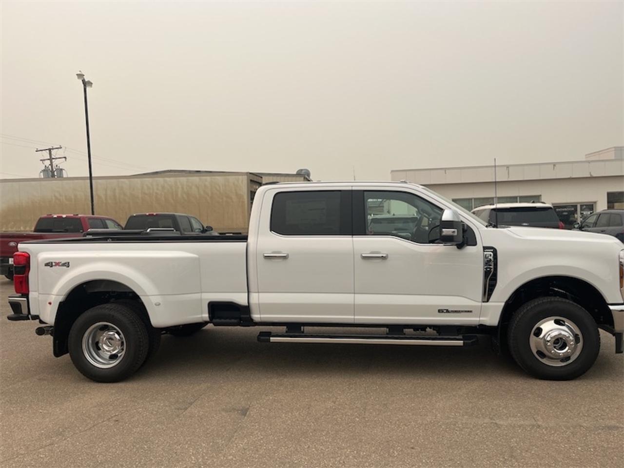 2026 Ford F-350 Super Duty Lariat Photo