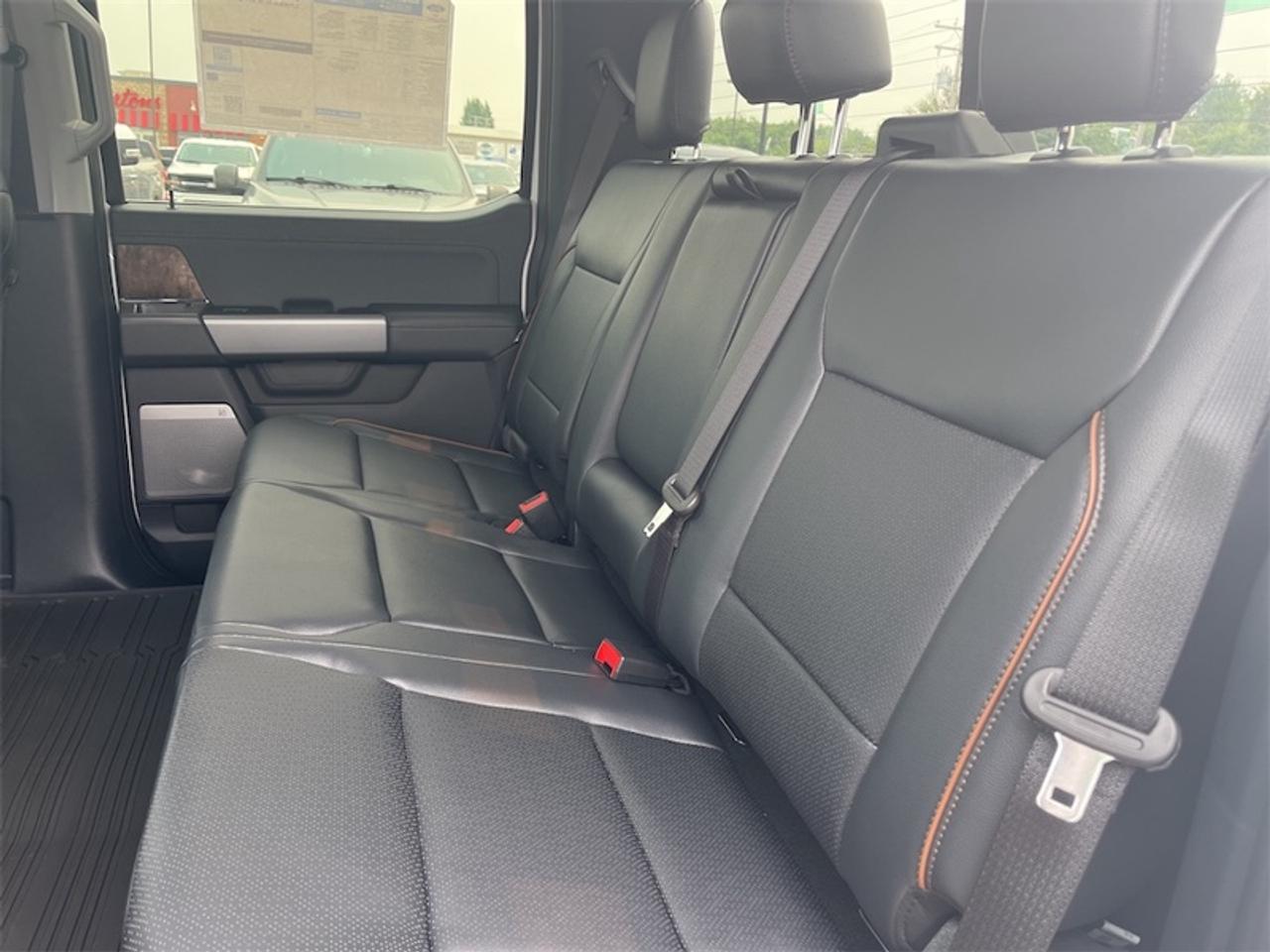 2026 Ford F-350 Super Duty Lariat Photo5
