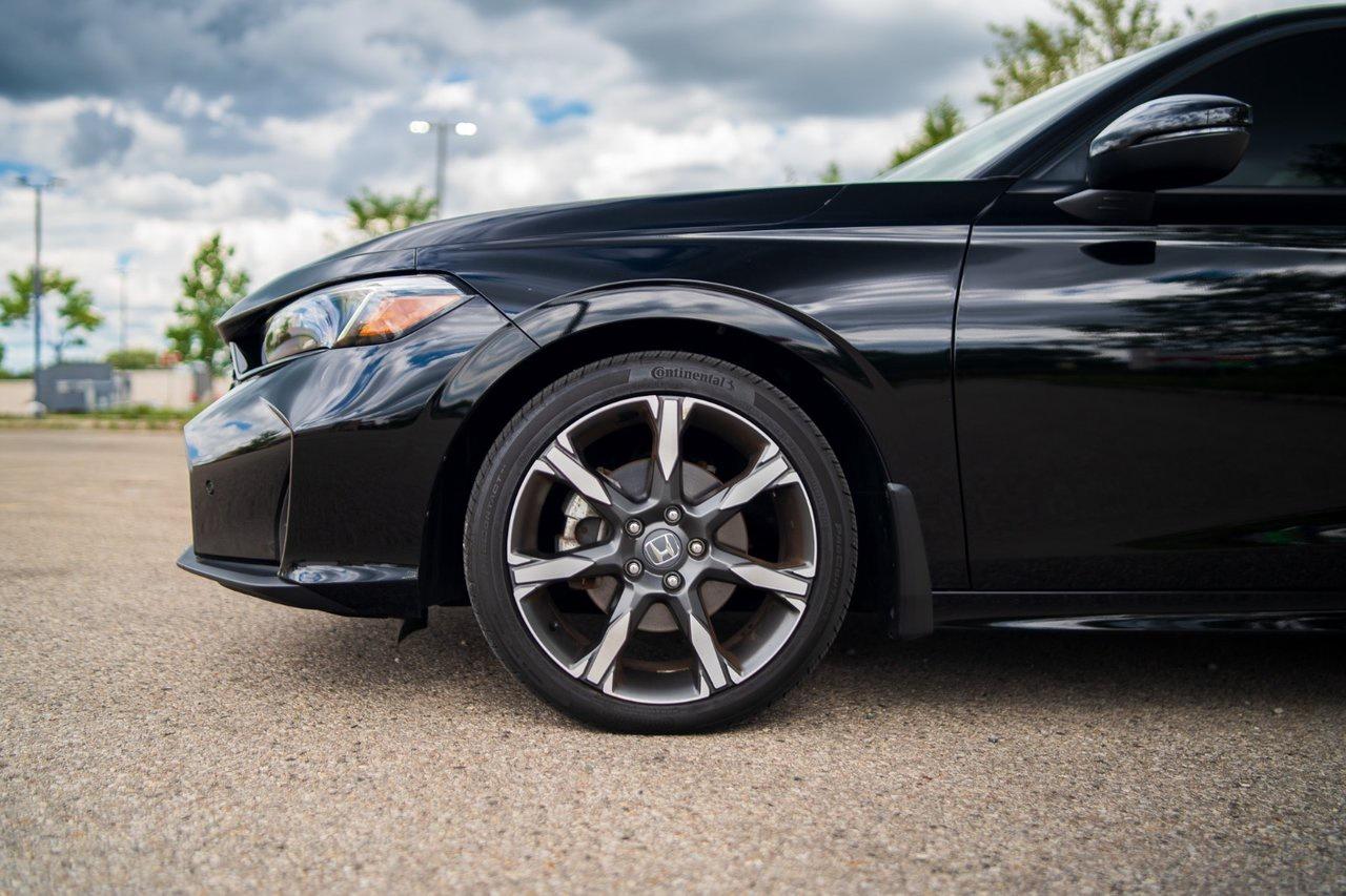 2025 Honda Civic Hybrid Sport Touring Photo4