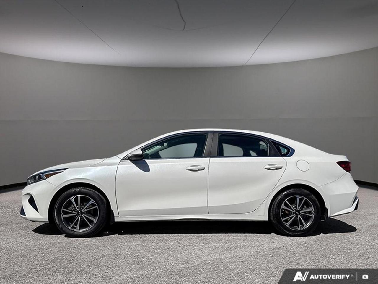 2022 Kia Forte IVT Photo2