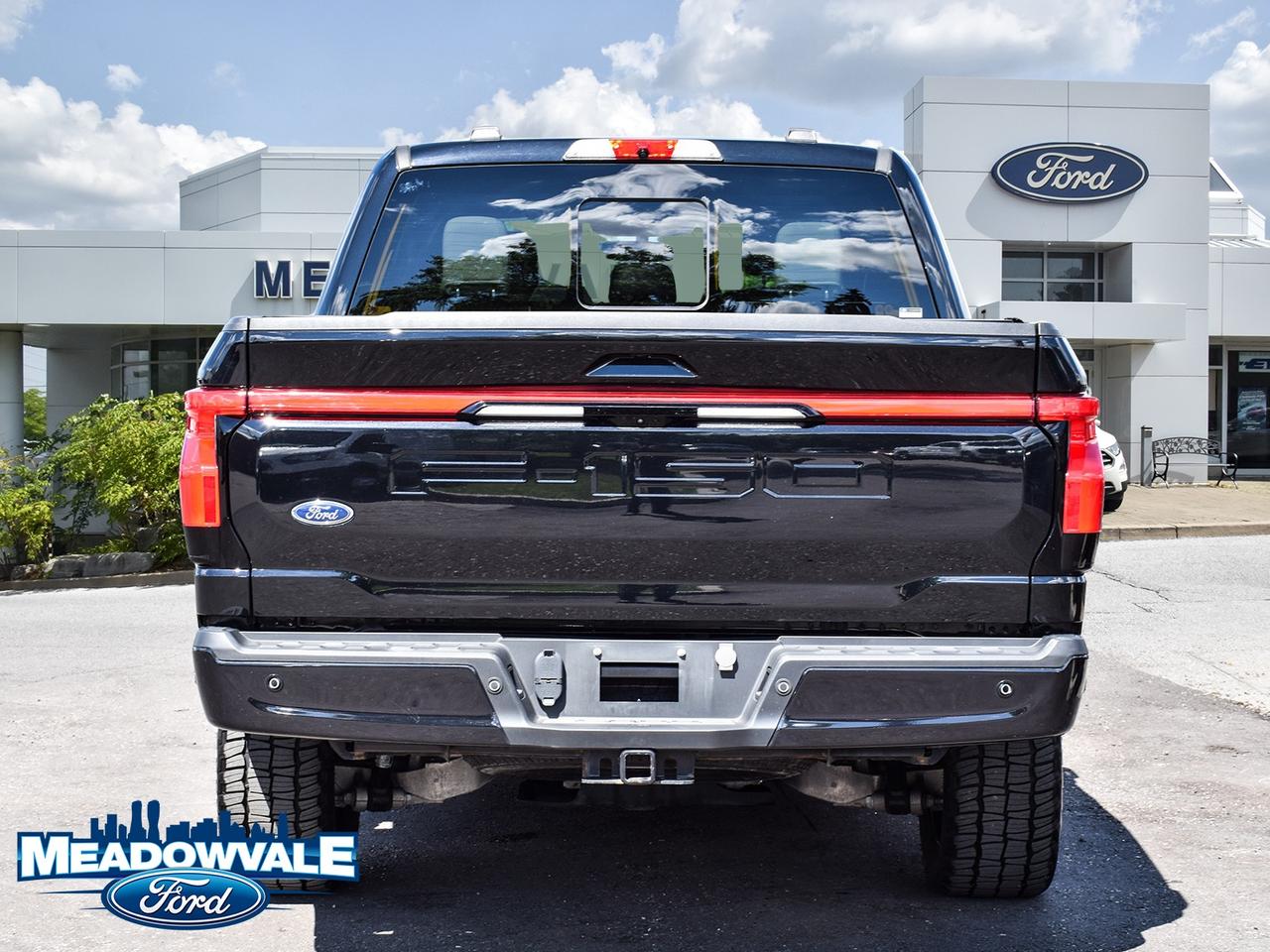 2023 Ford F-150 Lightning Platinum Photo