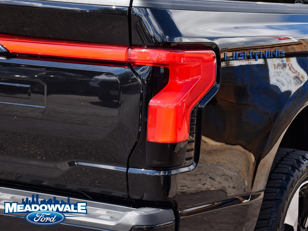 2023 Ford F-150 Lightning Platinum Photo