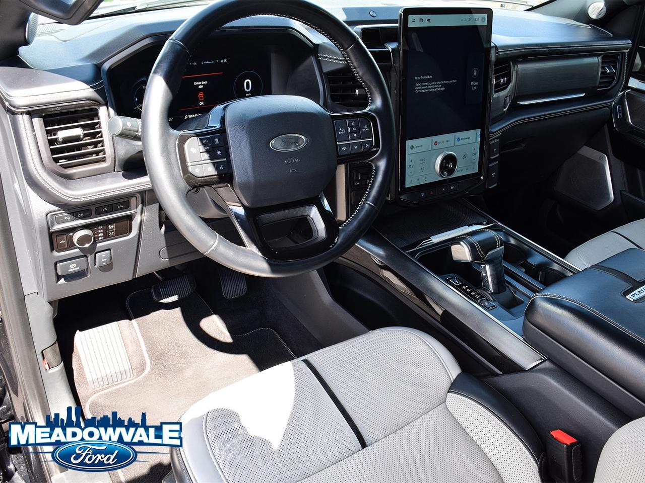 2023 Ford F-150 Lightning Platinum Photo