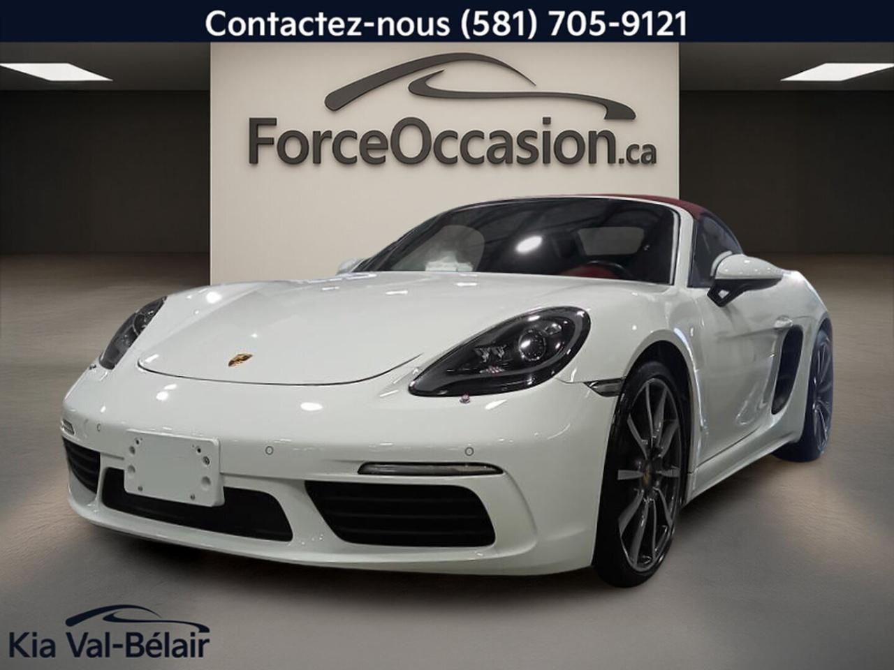 Jamais accidenté // Excellent état // Inspecté en 135 points

Le Porsche 718 Boxster ROADSTER * TURBO * 300HP * 2017 proposé par Kia Val-Bélair à Québec mise sur une conduite pure et directe. Ce décapotable blanc à intérieur noir, avec moteur 2,0 litres sans plomb, transmission manuelle 6 vitesses et 105 970 km, offre une expérience axée sur le plaisir de conduire.

CARACTÉRISTIQUES DU 718 Boxster Roadster * Turbo * 300hp

»» Moteur 2,0 litres turbocompressé de 300 chevaux  
»» Transmission manuelle 6 vitesses de série  
»» Configuration décapotable à 2 portes  
»» Architecture sportive à moteur central  

CARACTÉRISTIQUES DE SÉCURITÉ AVANCÉES

»» Caméra de recul pour manoeuvres simplifiées  
»» Contrôle de stabilité pour meilleure maîtrise  
»» Freins antiblocage avec système ABS  
»» Coussins gonflables frontaux et latéraux  

PERFORMANCE ET EFFICACITÉ

»» Moteur 2,0 litres turbo sans plomb  
»» Puissance de 300 chevaux annoncée  
»» Transmission manuelle 6 vitesses incluse  
»» Pneus haute performance pour adhérence accrue  

CONFORT

»» Siège conducteur à réglage électrique  
»» Siège passager à réglage électrique  
»» Climatisation avant pour confort quotidien  
»» Sièges en cuir et volant en cuir  

TECHNOLOGIE ET CONNECTIVITÉ

»» Intégration Bluetooth pour appels mains libres  
»» Radio satellite pour plus de choix  
»» Radio HD pour réception améliorée  
»» Phares automatiques et caméra de recul  

ESPACE DE CHARGEMENT

»» Configuration 2 portes à vocation sportive  
»» Deux coffres sur ce roadster Porsche  
»» Format compact facile à stationner  
»» Dégivreur de vitre arrière pratique  

RÉCOMPENSES ET RECONNAISSANCES

»» Meilleure voiture sport, Automobile Journalists Association of Canada, 2017  

APPRÉCIÉ DES AUTRES PROPRIÉTAIRES

»» Direction précise et très communicative  
»» Boite manuelle engageante au quotidien  
»» Équilibre du châssis très apprécié  
»» Son tempérament décapotable distinctif  

GARANTIE

»» Garantie légale seulement  
»» Garantie dusage  
»» Garantie de durée raisonnable  
»» Garantie contre les vices cachés  

Ce Porsche 718 Boxster ROADSTER * TURBO * 300HP * 2017 usagé sadresse à lamateur qui cherche un véhicule sport authentique, avec commande manuelle, moteur turbo de 300 chevaux et présentation soignée en blanc avec intérieur noir. Il combine lessentiel recherché: plaisir, précision et équipement utile, sans détour.

Le NIV de ce Porsche 718 Boxster ROADSTER * TURBO * 300HP * 2017 est le WP0CA2A88HS220464 .

Garantie prolongée disponible, livraison en 48h
