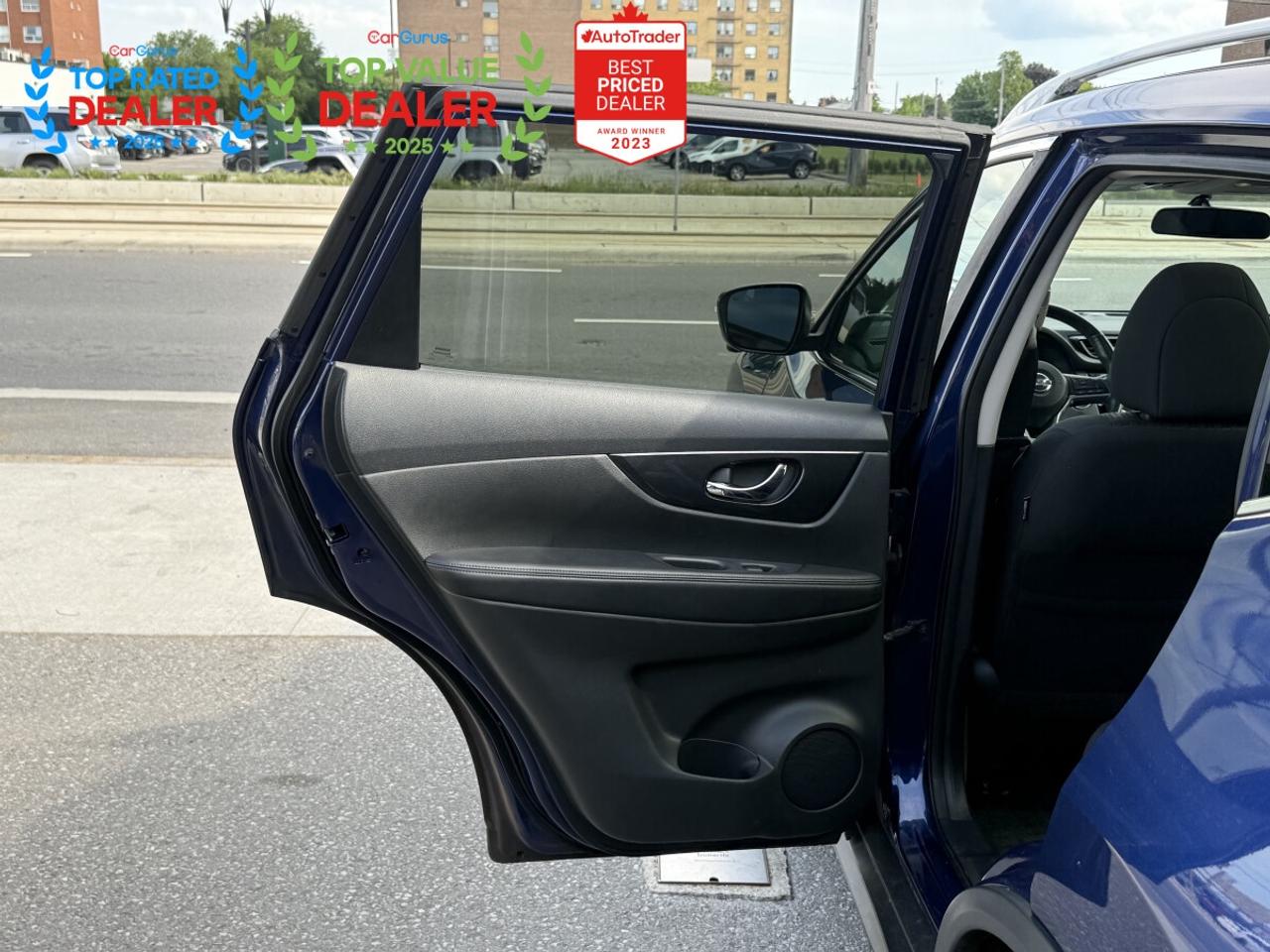 2017 Nissan Rogue SV PREMIUM PKG | 360 CAMERA | PANO | LOADED Photo