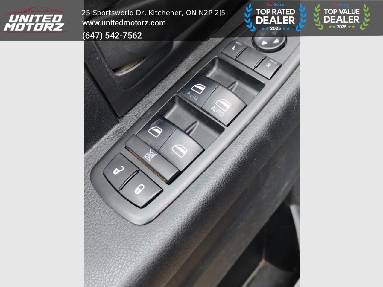 2015 RAM 1500 ST 4WD CREW CAB 140.5"5.7L HEMI V8 ~SAFETY CERTIFI Photo