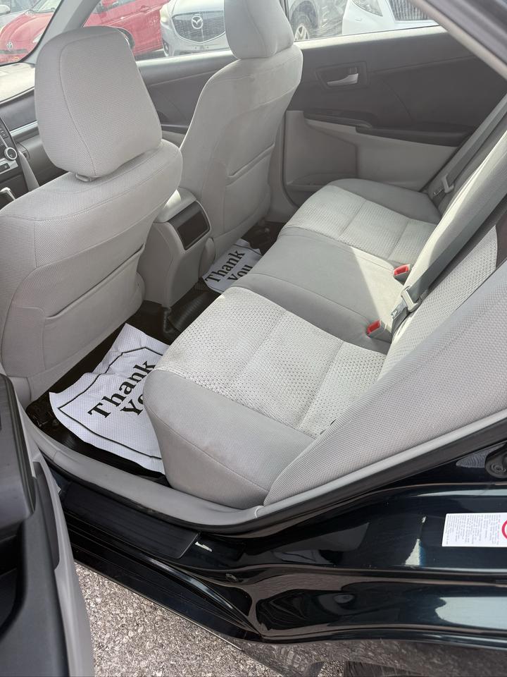 2012 Toyota Camry LE Photo3