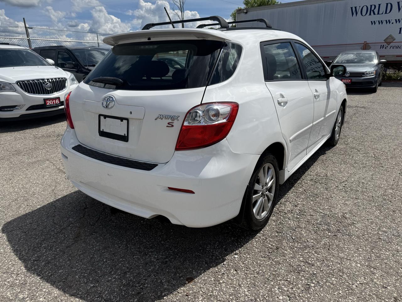 2010 Toyota Matrix S Photo