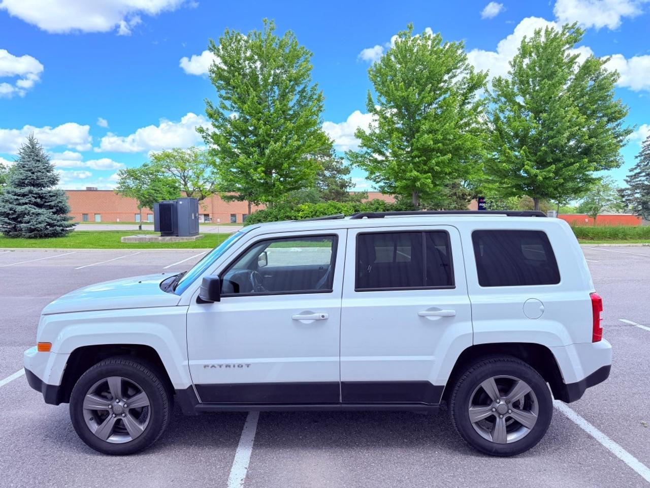 2015 Jeep Patriot Sport 4dr 4x4 CVT Photo4